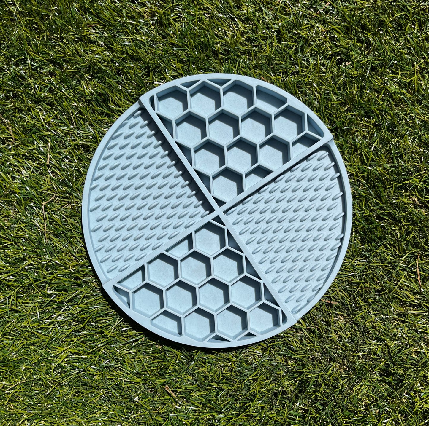 Round Honeycomb Lick Mat